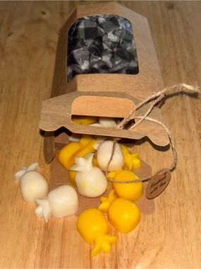 Handmade Pineapple Wax Melts - Yellow & White